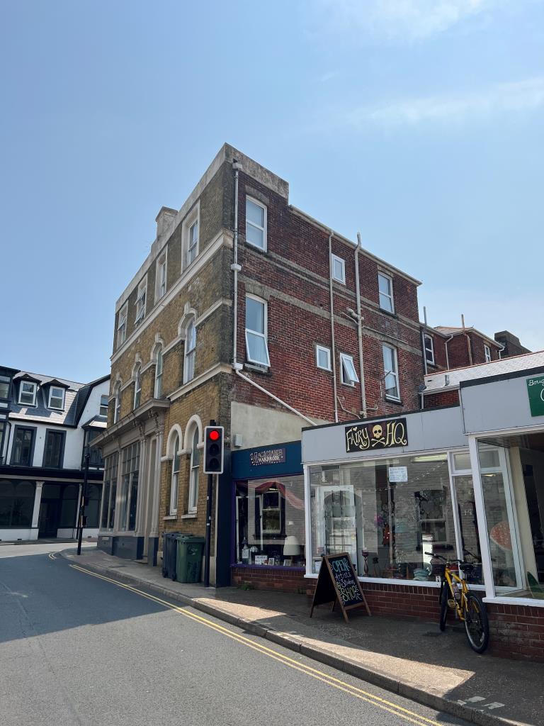 Lot: 141 - FREEHOLD TOWN CENTRE MIXED COMMERCIAL AND RESIDENTIAL INVESTMENT - Freehold Mixed Use Town Centre Investment